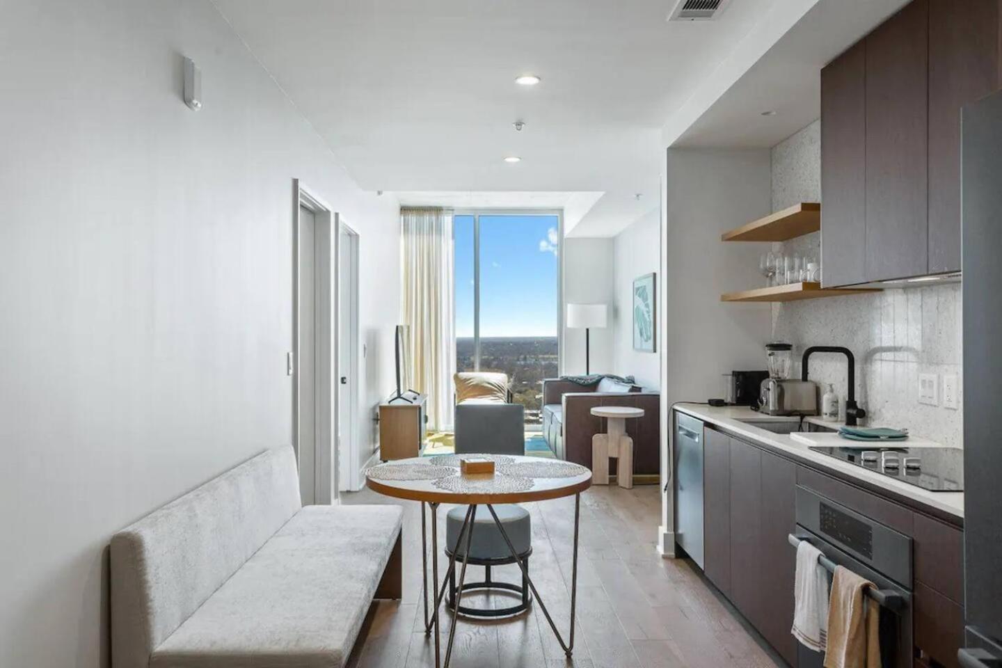 Modern 1Br Condo On Rainey St With Pool And Views Austin Luaran gambar