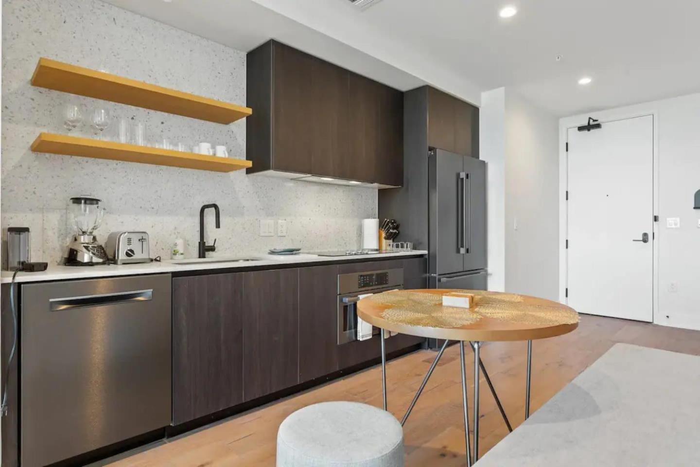 Modern 1Br Condo On Rainey St With Pool And Views Austin Luaran gambar