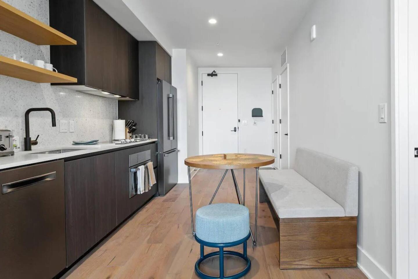 Modern 1Br Condo On Rainey St With Pool And Views Austin Luaran gambar